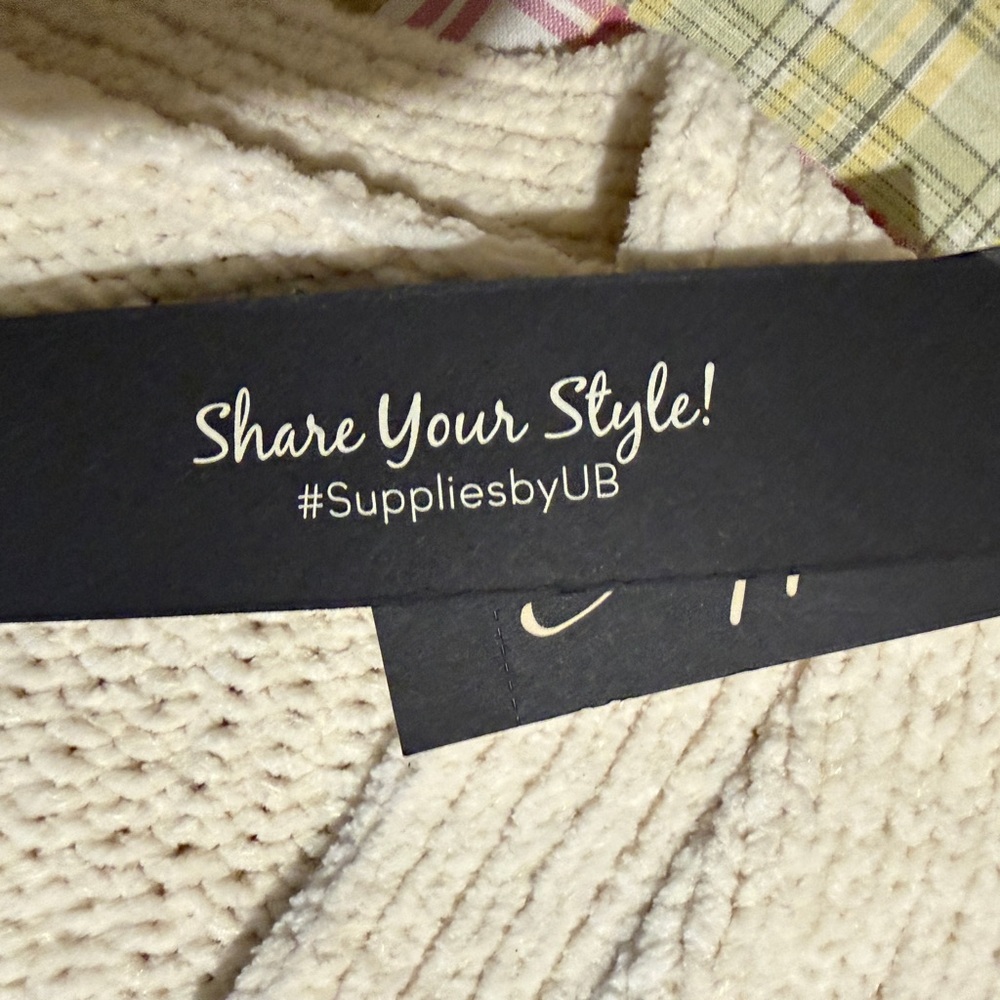 Ladies Size M Striped Cream and Tan‎ Women's Sweater NEW - Picture 6 of 14